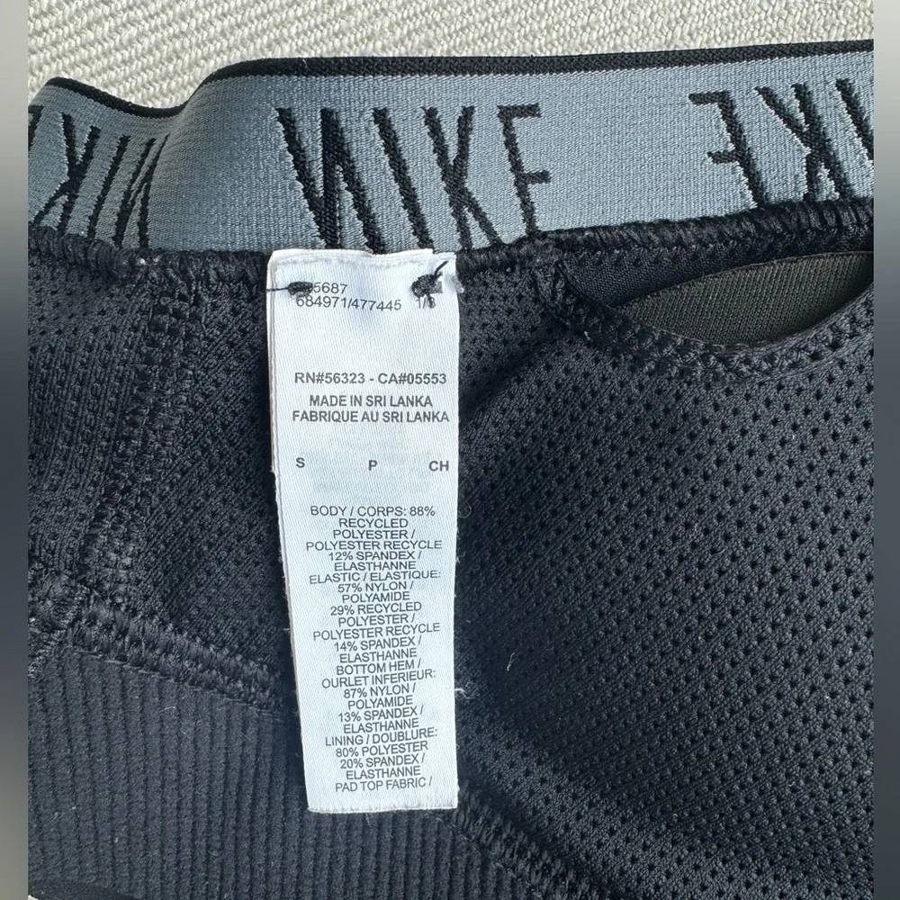 Nike sports bra size small - Picture 4 of 5